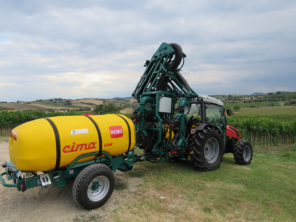 ROB3 EVO - Articulated low volume pneumatic sprayer ROB3 EVO - Articulated low volume pneumatic sprayer