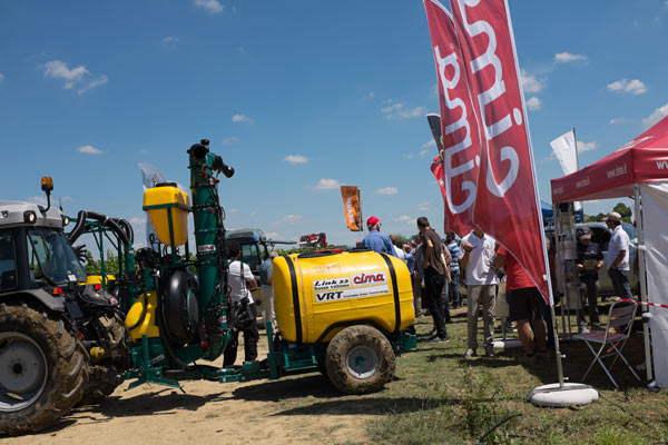 Pulvérisateur pneumatique à technologie des Taux Variables à Nova Agricoltura 2015